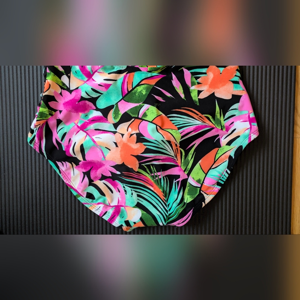 BEYOND CONTROL New Black Multi Printed Ruffled V-neck One-piece Swimsuit Size 10 - Picture 13 of 13